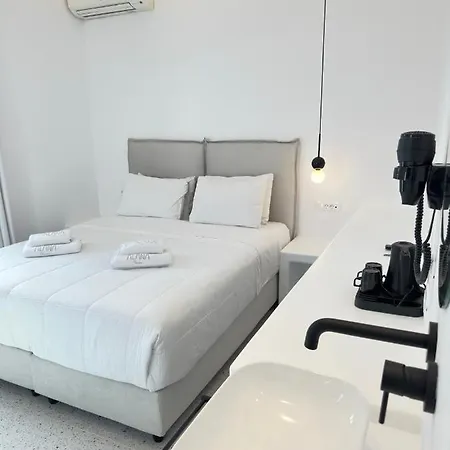 Alana Mykonos Zajazd 2*