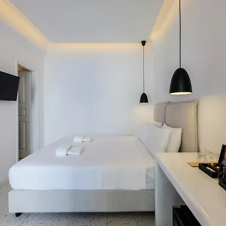Alana Mykonos Zajazd 2*
